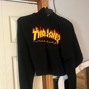 Such a Cute cropped hoodie. Loved it and is always in style. Worn 3 times.